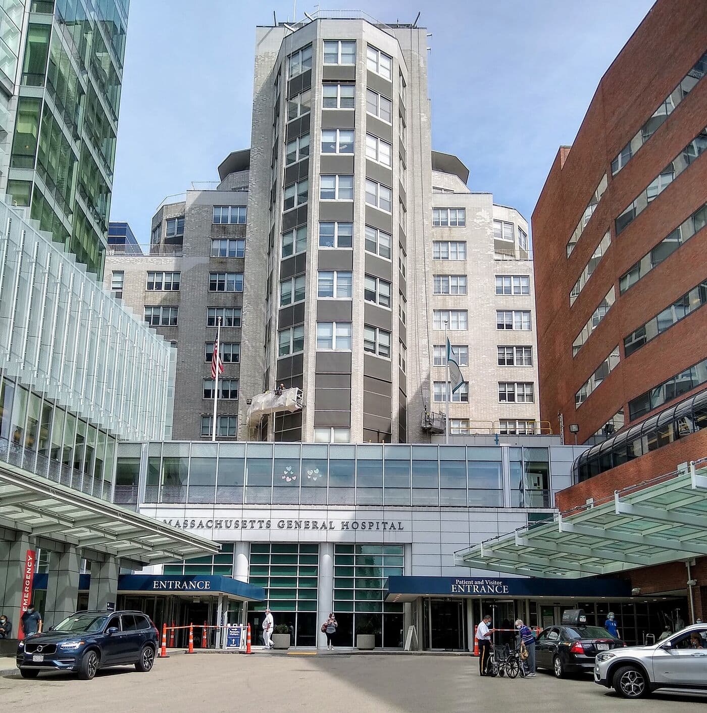 Front entrance of Massachusetts General Hospital